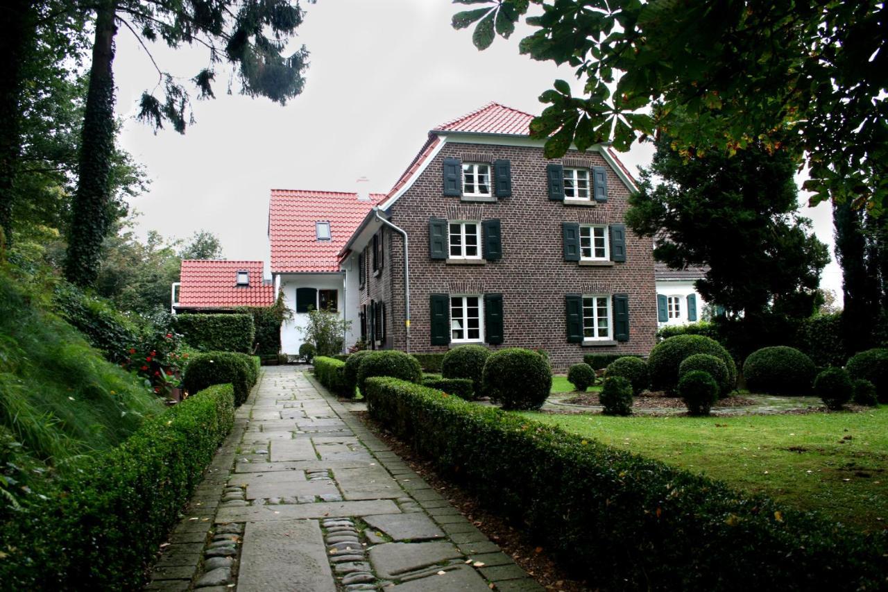 Landhaus In Idyllischer, Ruhiger Lage Und Flughafennaehe Ratingen Buitenkant foto